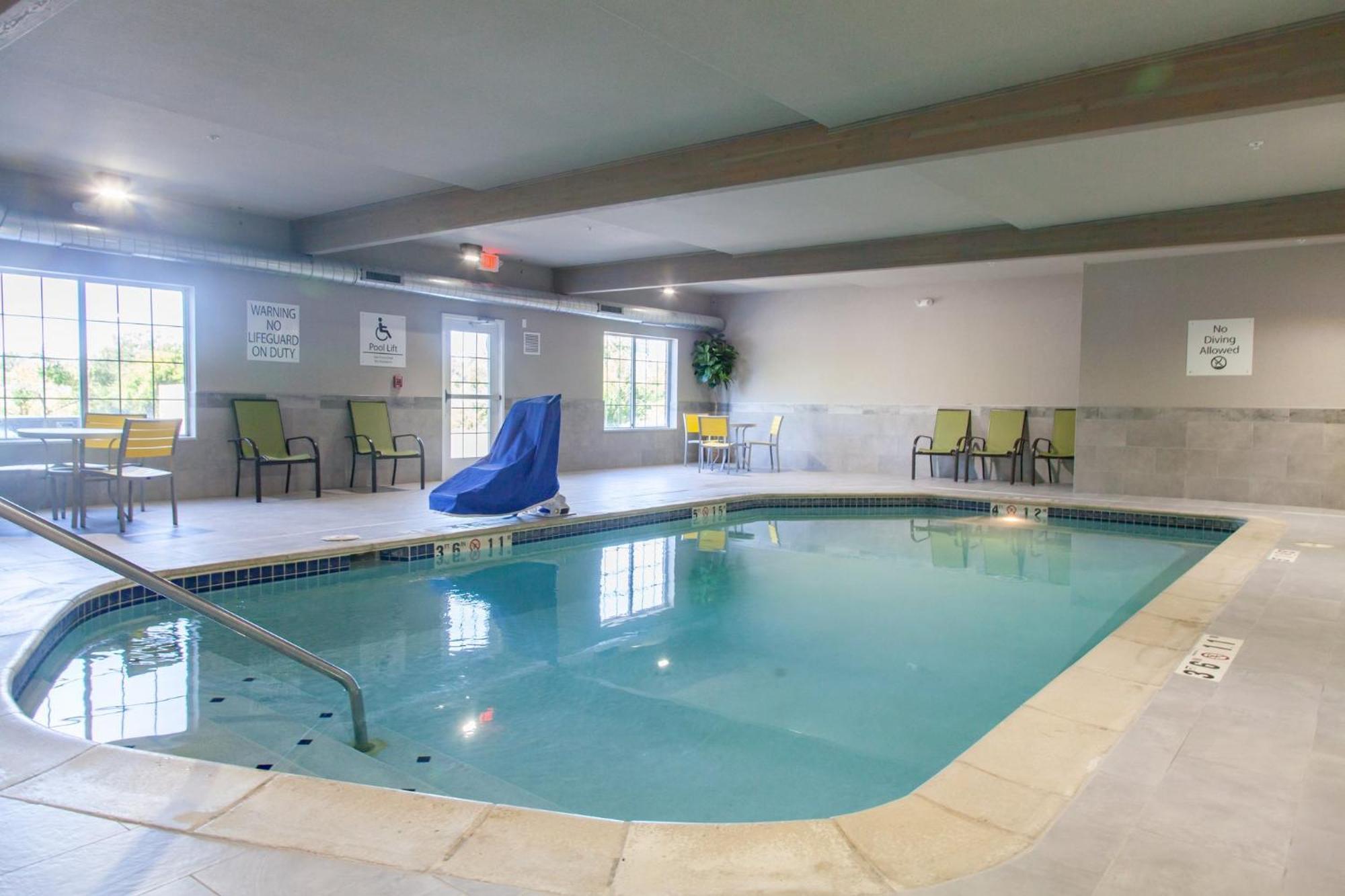 Holiday Inn Express Jackson By Ihg Exterior photo
