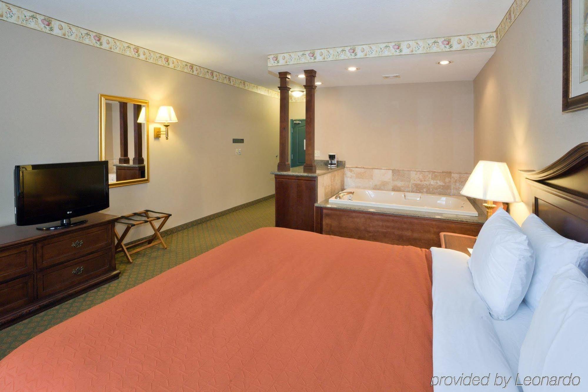 Holiday Inn Express Jackson By Ihg Exterior photo
